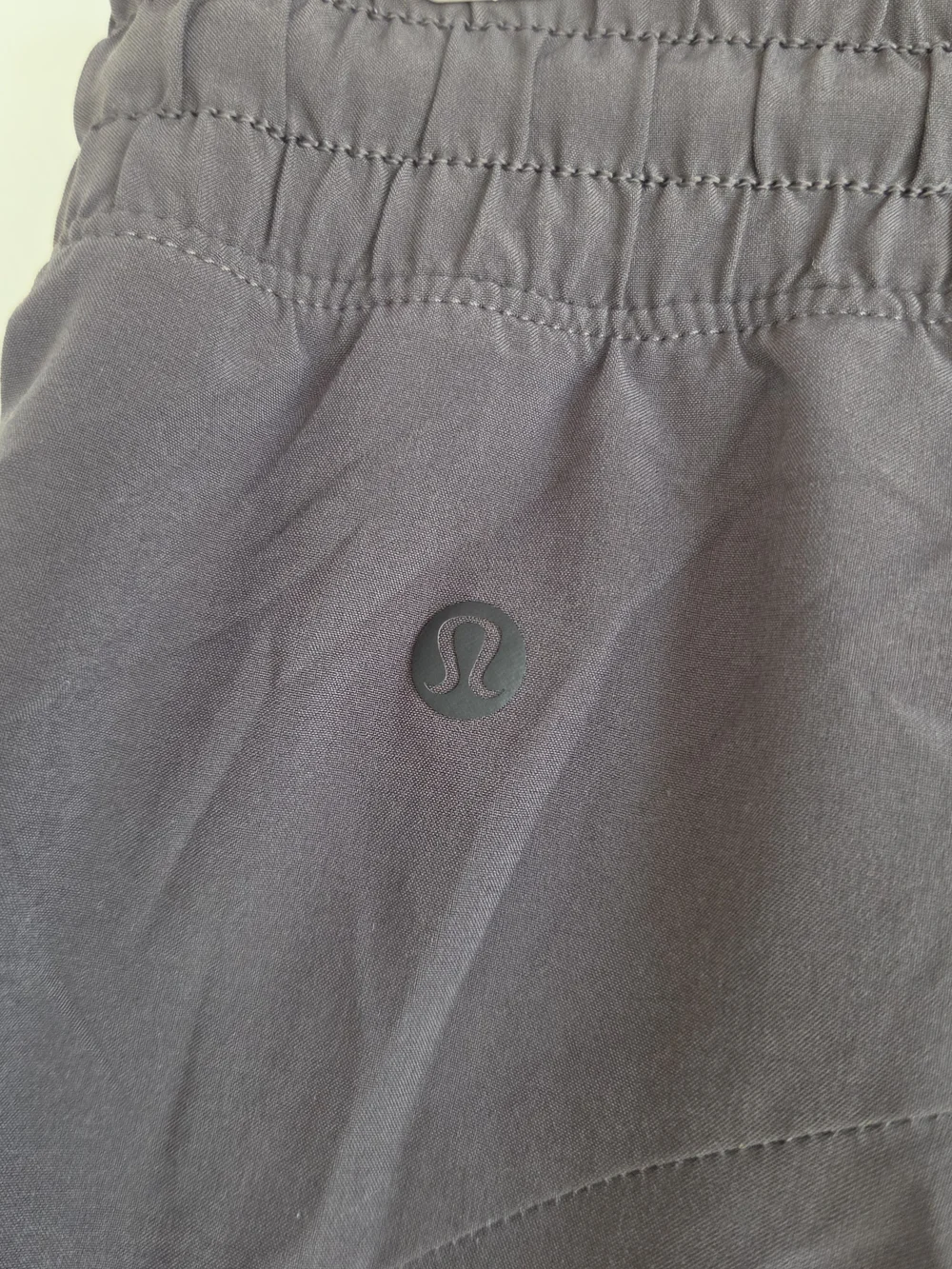 Lululemon Women's Choose A Side Reversible Shorts Black Gray 4